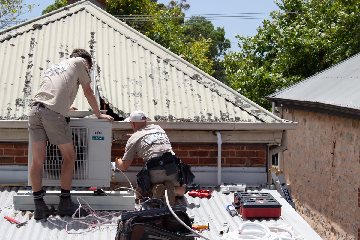 Lamm tools and equipment on a rooftop job